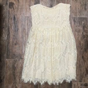Lace cream dress